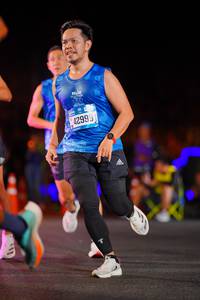 BIB: 42999
                            <button type="button" onclick="openModal(21527086)" class="btn btn-primary btn-sm float-right btn-popup" data-toggle="modal" data-target=".modal-high-quality">
                        <i class="fas fa-shopping-cart"></i> Add to Cart
                    </button>
                                            <button type="button" onclick="isThisMe(21527086, true)" class="btn btn-success btn-sm float-right btn-popup btn-isme hidden" data-toggle="tooltip" data-placement="bottom" title="นี่คือรูปของคุณใช่ไหม คลิกที่นี่เพื่อเอาเข้าอัลบั้ม">
                        <i class="fas fa-plus"></i> Add to album
                    </button>
                    <button type="button" onclick="isThisMe(21527086, false)" class="btn btn-warning btn-sm float-right btn-popup btn-isnotme hidden">
                        <i class="fas fa-ban"></i> Remove from album
                    </button>